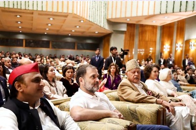 Gandhis, Akhilesh Yadav, Mehbooba Mufti Attend Omar Abdullah's Oath As Jammu And Kashmir CM | Watch