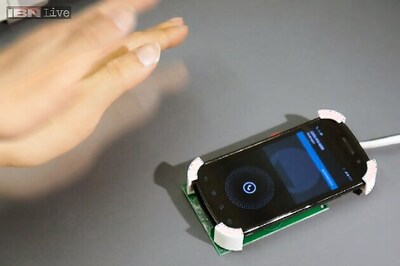 SideSwipe lets you control your smartphone with in-air hand gestures