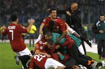 Champions League: Three goal Roma stun Chelsea