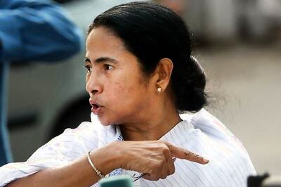 Mamata calls Sushma, seeks support for no-confidence motion
