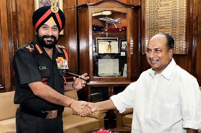 Gen Bikram Singh's farewell dinner for Defence Minister