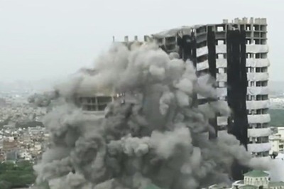 Watch Video | Noida's Supertech Twin Towers Demolished; Explosions Bring Down Buildings Within Seconds