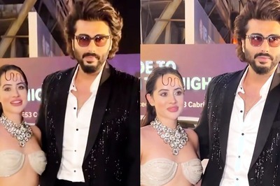 'Do You Mind?' Urfi Javed Asks Arjun Kapoor For A Picture, His Reaction Goes Viral; Watch