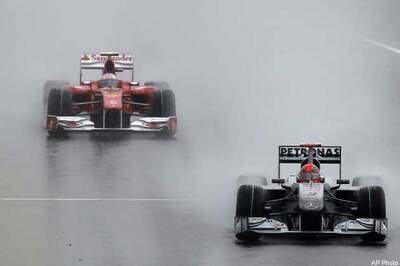 Japan GP qualifying delayed until Sunday