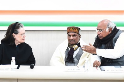 Kharge Slams Congress Leaders 'Weakening' Party from Within, Calls for Support to High Command