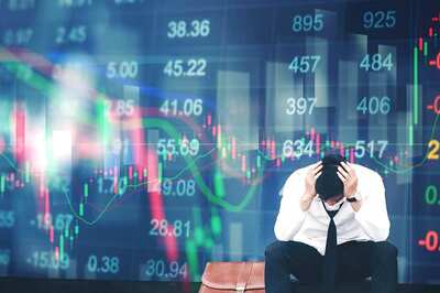 Sensex Crashes 900 Points, Rs 6 Lakh Crore Investor Wealth Lost; What Should Investors Do