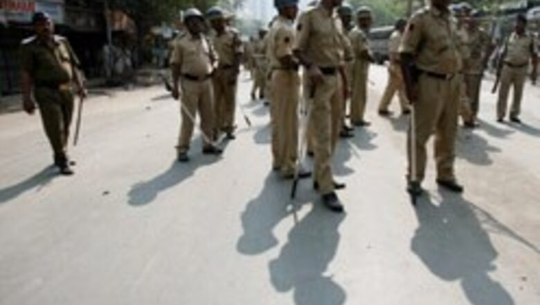 Disloyal Mumbai cops cause havoc