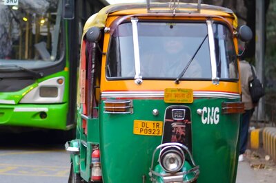 Delhi: DTC Bus Driver Suffers Epileptic Attack, Rams Into Auto-rickshaw; One Killed