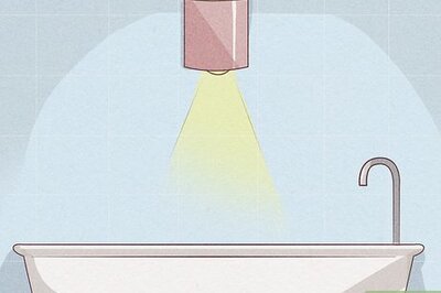 How to Combat Dysphoria While Bathing