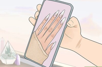 Want to Achieve Hailey Bieber’s Glazed Donut Nails? Here’s What to Ask For!