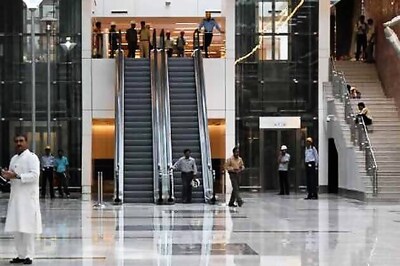 5 held with memory cards worth over Rs 1 crore