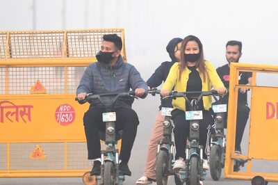 Police Issue Over 5,800 Challans for Violation of Transport Curbs Under GRAP Stage III in Delhi