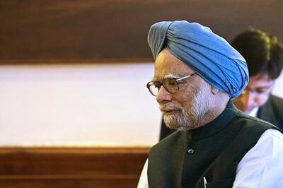 Manmohan Singh attacks Modi government; Says promoting highly biased and communal view