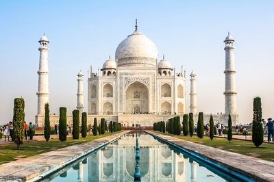 Agra is UP’s Most-Loved Tourist Destination for Foreigners; Indians Prefer Varanasi, Prayagraj