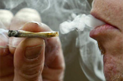 Canada profs win right to smoke pot