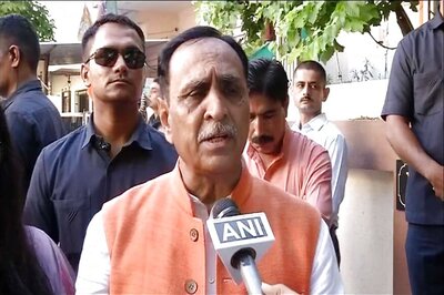 'Elites Who Want to Divide Indians': CM Rupani Slams Ramchandra Guha for Sharing British Writer's Gujarat View