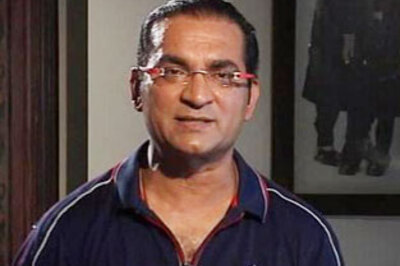 Singer Abhijeet booked for threatening man