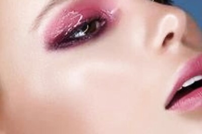 Here Are 5 Hacks To Ace The Glossy Make-Up Trend