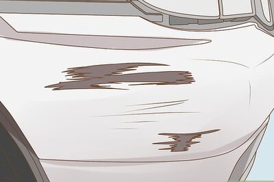 How to Touch up Scratches on Your Car