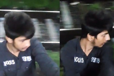 Mumbai Man Performs Dangerous Stunts on Local Train, Police Responds to Viral Video New