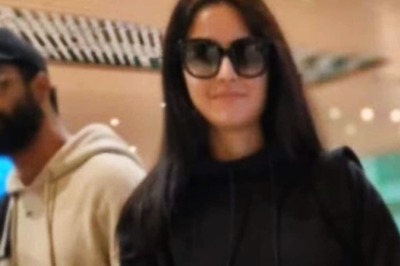 Vicky Kaushal And Katrina Kaif Spotted Posing With Fans At Airport, Unseen Photo Goes Viral; See Here