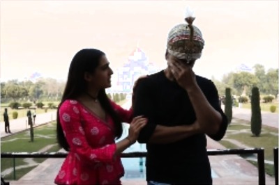 Akshay Kumar Has a Priceless Reaction to Sara Ali Khan's Shayari: Isse Ghatiya Rhyme Aaj Tak Nahi Hua