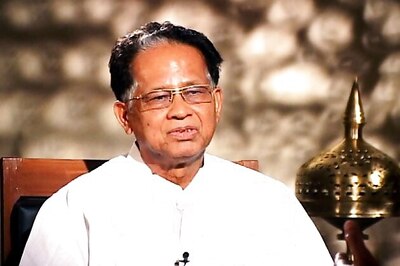 Tarun Gogoi wonders Anna's ability to check corruption