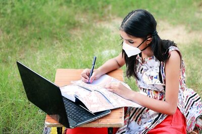 Karnataka Govt to Launch 2,500 Smart Classrooms, Distribute Tablets, computers to 1.55 Lakh Students