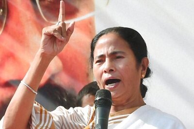 Be Ready to Face Action for Mingling With Other Parties, Mamata Tells TMC Leaders