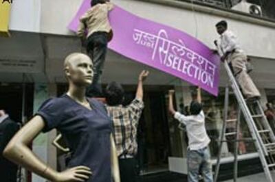 MNS workers strike again, assault UP journo: report