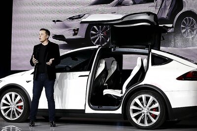 Tesla Shows Off Its Self-Driving Hardware