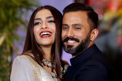 Sonam Kapoor, Anand Ahuja Bid Farewell to the Decade with a Kiss