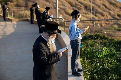 Israeli Leaders Bicker As Virus Lockdown Goes Into Effect