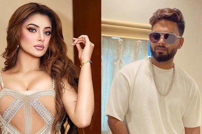 Urvashi Rautela Ignores Crowd As They Greet Her With 'Rishabh Pant' Chants During An Event; Watch