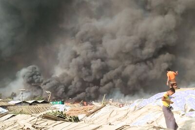 'Never Seen Before': 15 Dead, 400 Missing After Major Fire Breaks Out in Rohingya Camp in Bangladesh