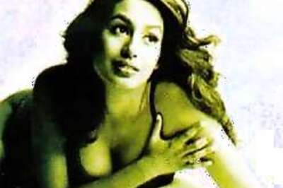 Hindi film hottie bags 'Frownie Award'