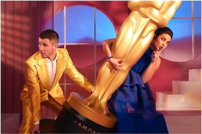 Priyanka Chopra and Nick Jonas Grab Oscar 'One Way or the Other', See Hilarious Photo