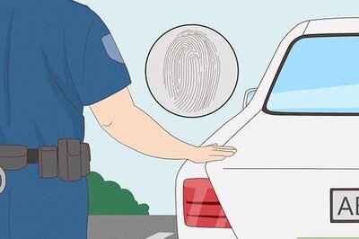 Do Cops Always Touch the Taillight When Pulling People Over?
