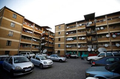 Diwali Bonanza: Surat Diamond Tycoon Again Presents Cars, Flats to Staff