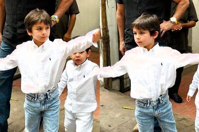 Saif Ali Khan Asks Taimur To Board the Car, He Replies 'I Don't Want To Get In'; Watch Video