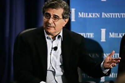 Yahoo cuts CEO's salary to $1