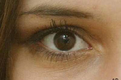 Why the world seems smooth to eyes?