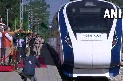 Follow These 5 Steps For a Happy And Safe Train Journey With Kids