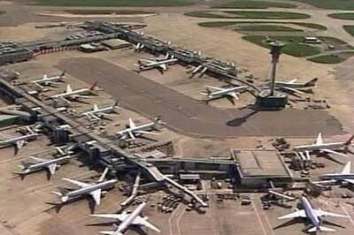 UK airports close after volcanic ash spreads