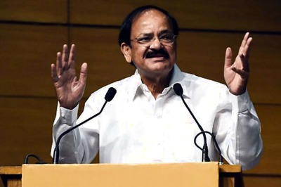 'Nearly Two Dozen Opposition MPs Voted for Venkaiah Naidu'