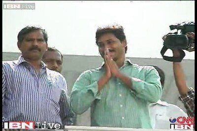 LS polls: YSR Congress promises 'golden era' in Seemandhra, Telangana