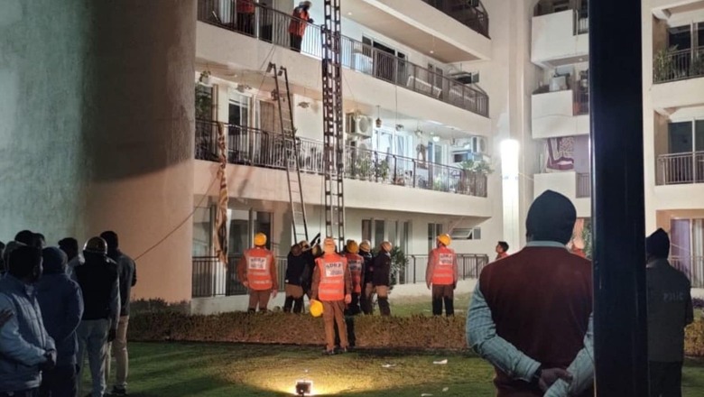 Gurugram Building Collapse: Residents Allege Negligence & Substandard Construction by Builder, Stage Protest