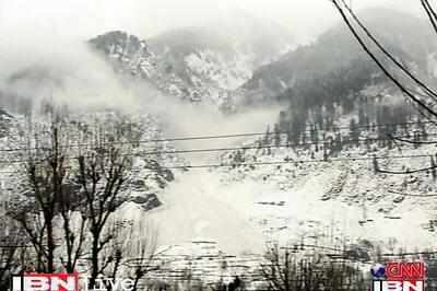 J&K: Avalanches strikes Gurez area, 1 killed