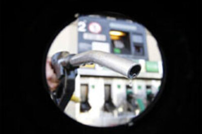 Oil tanks, falls to below $49 per barrel