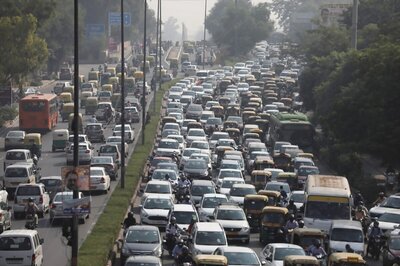 Heavy Traffic on Several Routes in South Delhi After Chirag Delhi Flyover Partially Shut